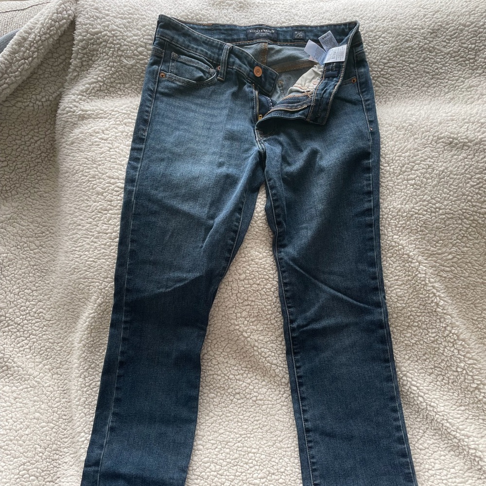Lightly used jeans. Inseam just too short for me. In great condition.